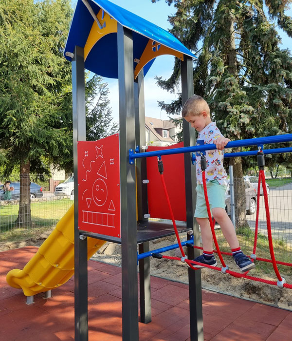 spielplätze für kinder akra